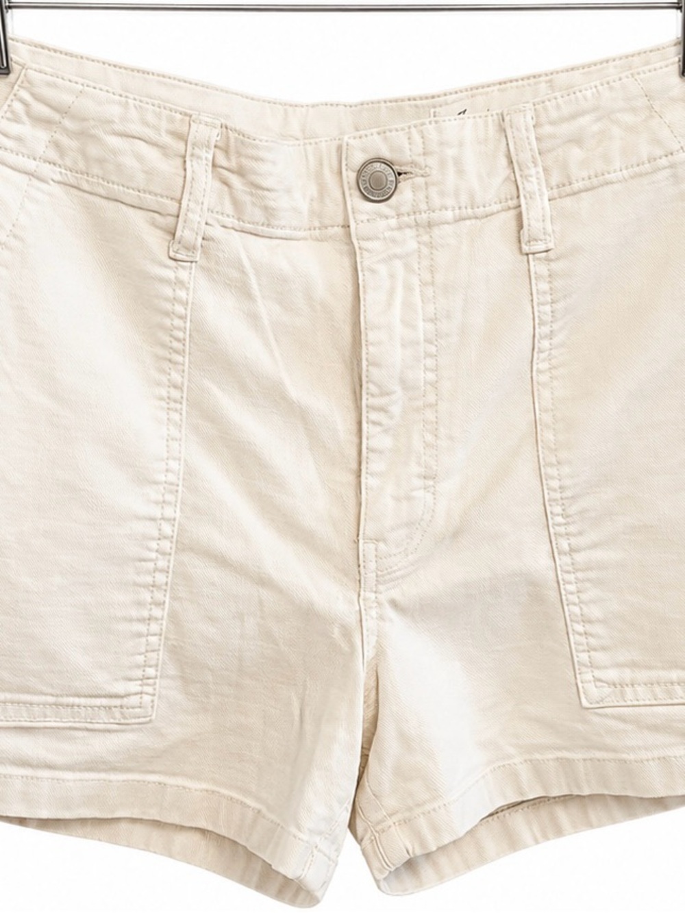High-Rise Casual Shorts in Light Cream